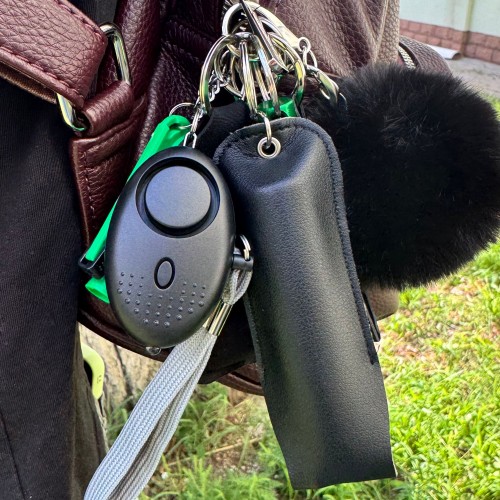 Ключник безпеки Max: сирена, газовий балончик в кейсі, куботан, розбивач-стропоріз, свисток, холдер для антисептика, ремінець, помпон (готовий набір самозахисту), Зелений